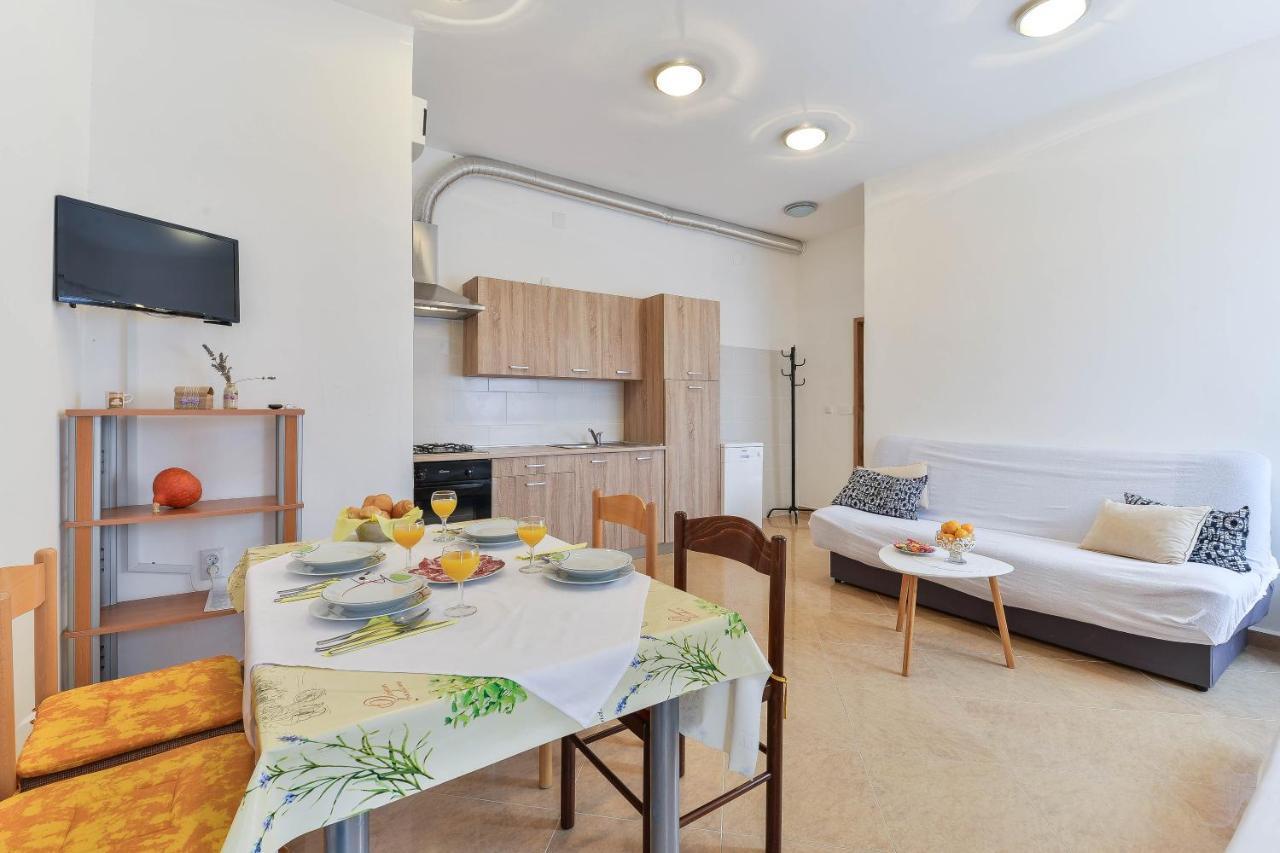 Apartments Lavanda 图兰杰 外观 照片